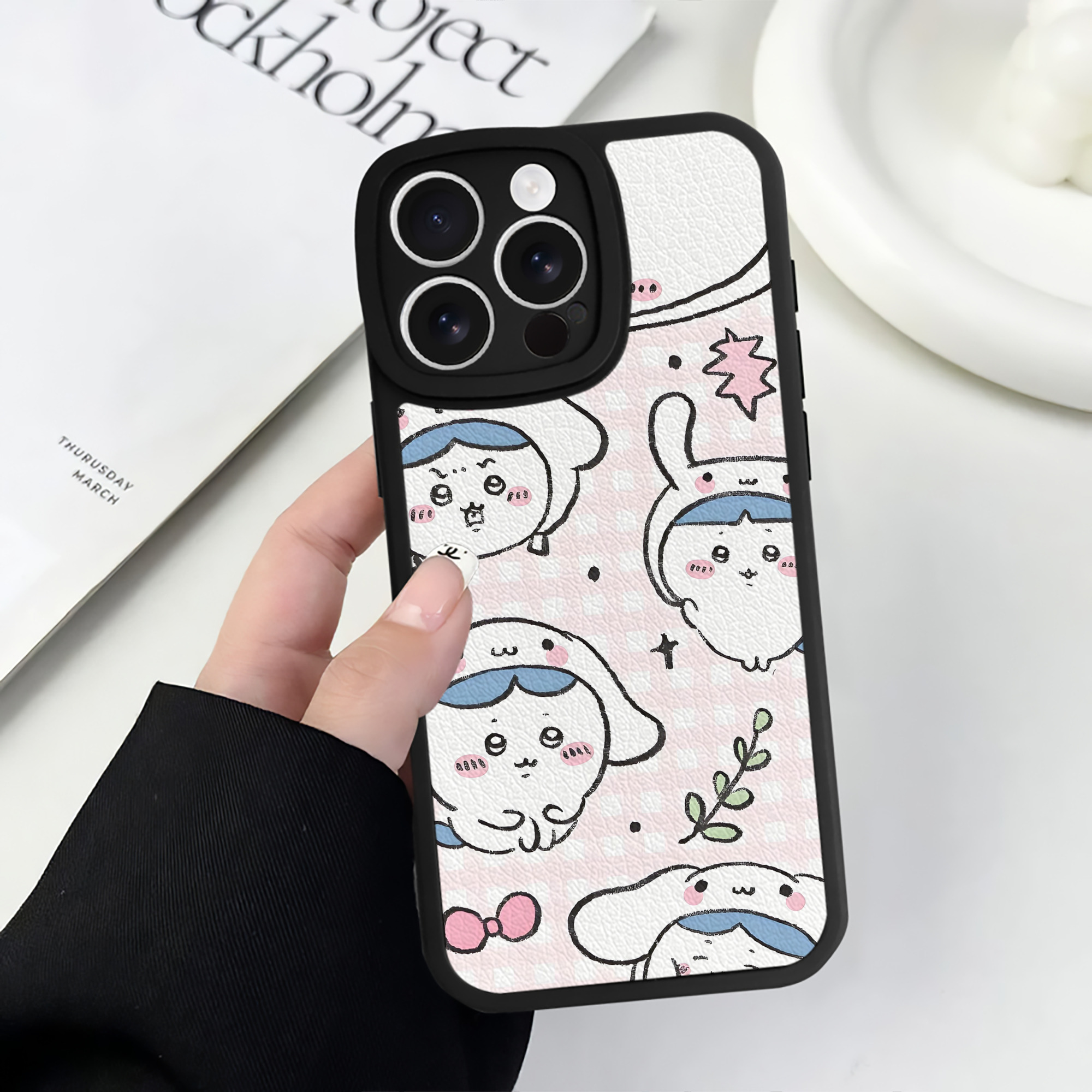 （画像用） ちいかわ Chii-kawa 【iPhone 16シリーズ対応】シリコンスマホケース（レザー調） 材質：シリコン